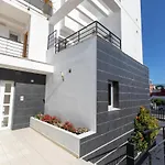 Paradise By The Sea דירה