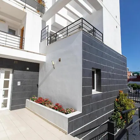 Paradise By The Sea Apartmán